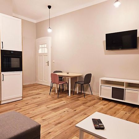 Justinrent 3 Apartment Legnica Bagian luar foto