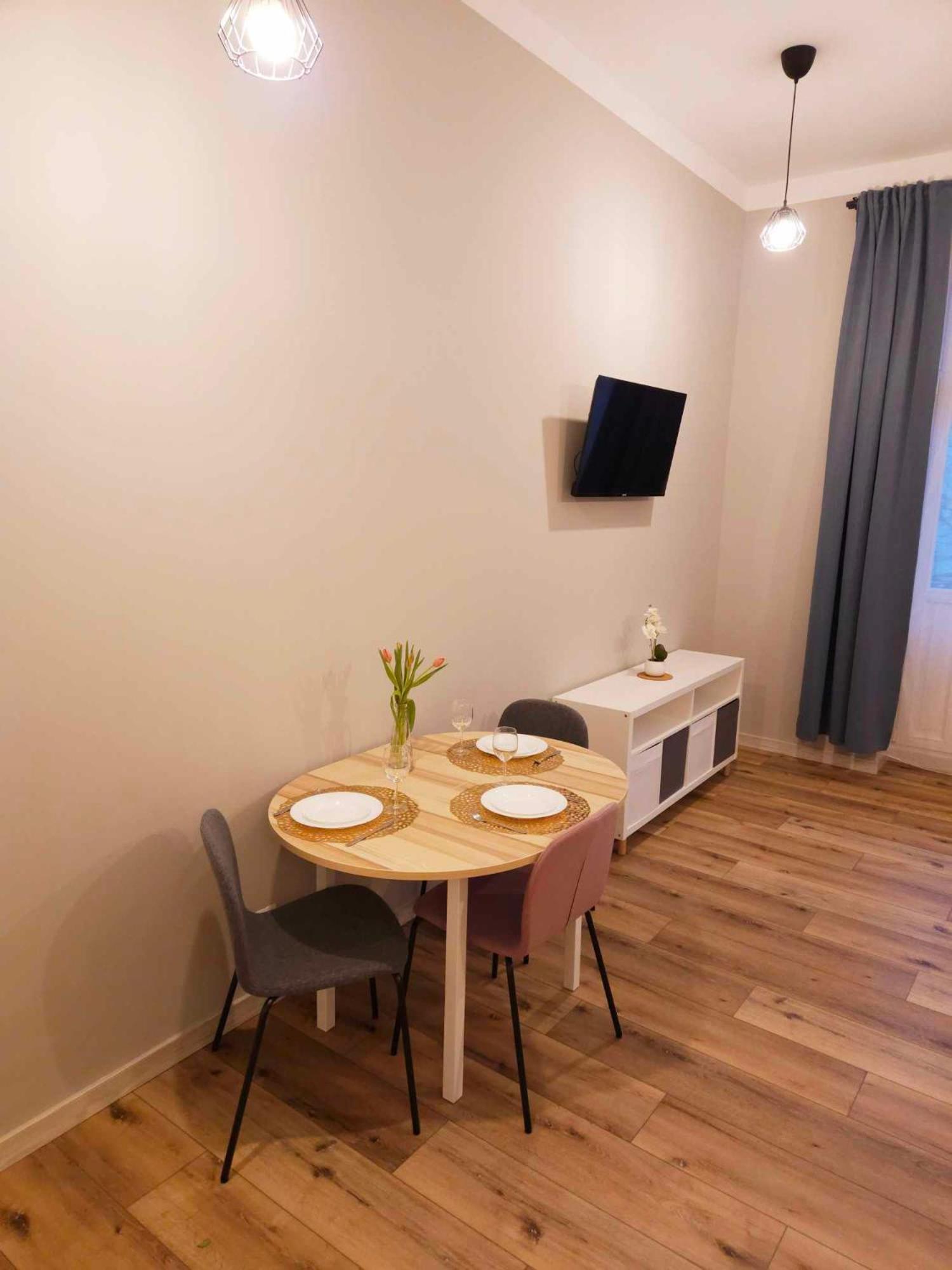 Justinrent 3 Apartment Legnica Bagian luar foto