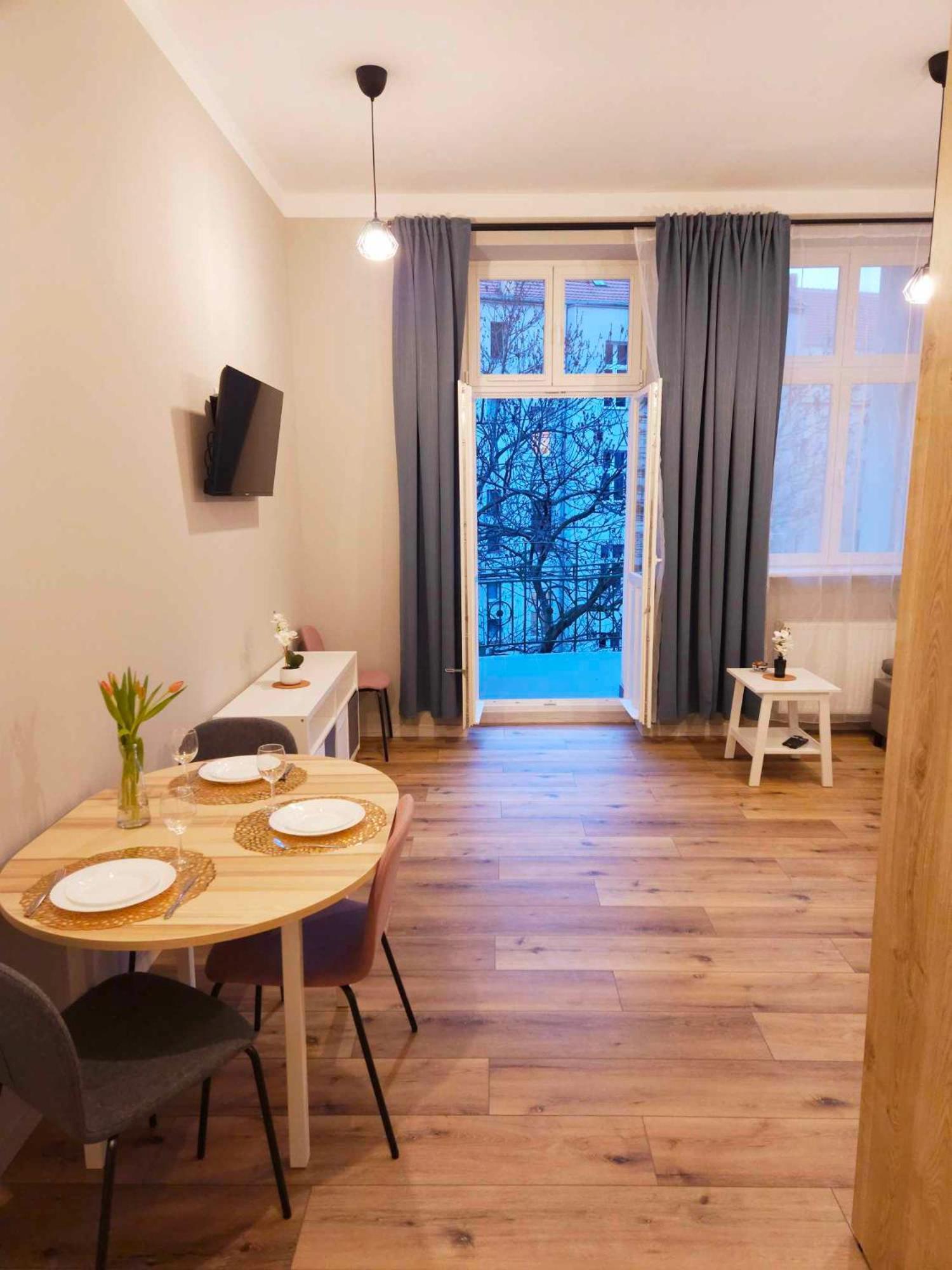 Justinrent 3 Apartment Legnica Bagian luar foto
