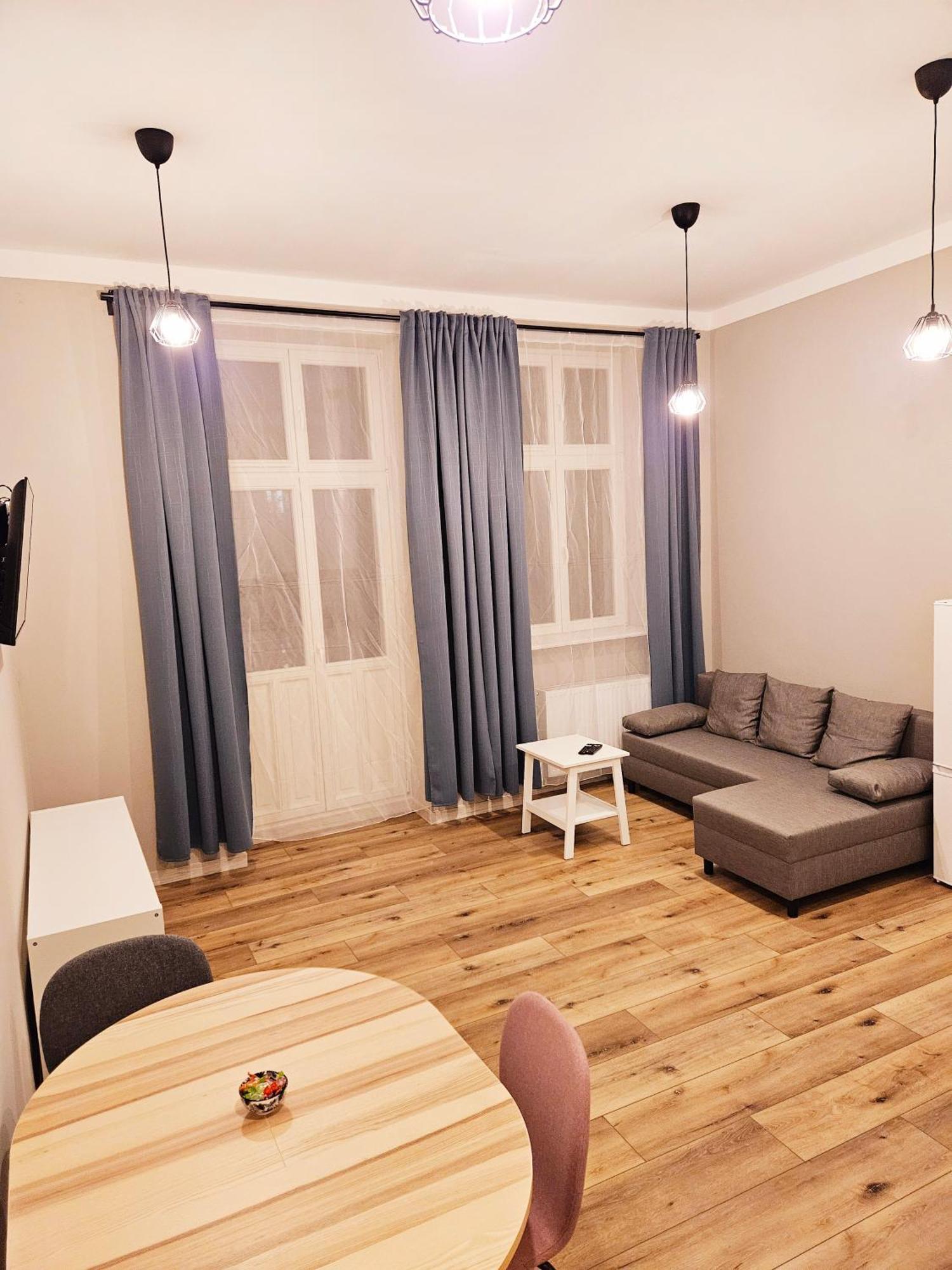 Justinrent 3 Apartment Legnica Bagian luar foto