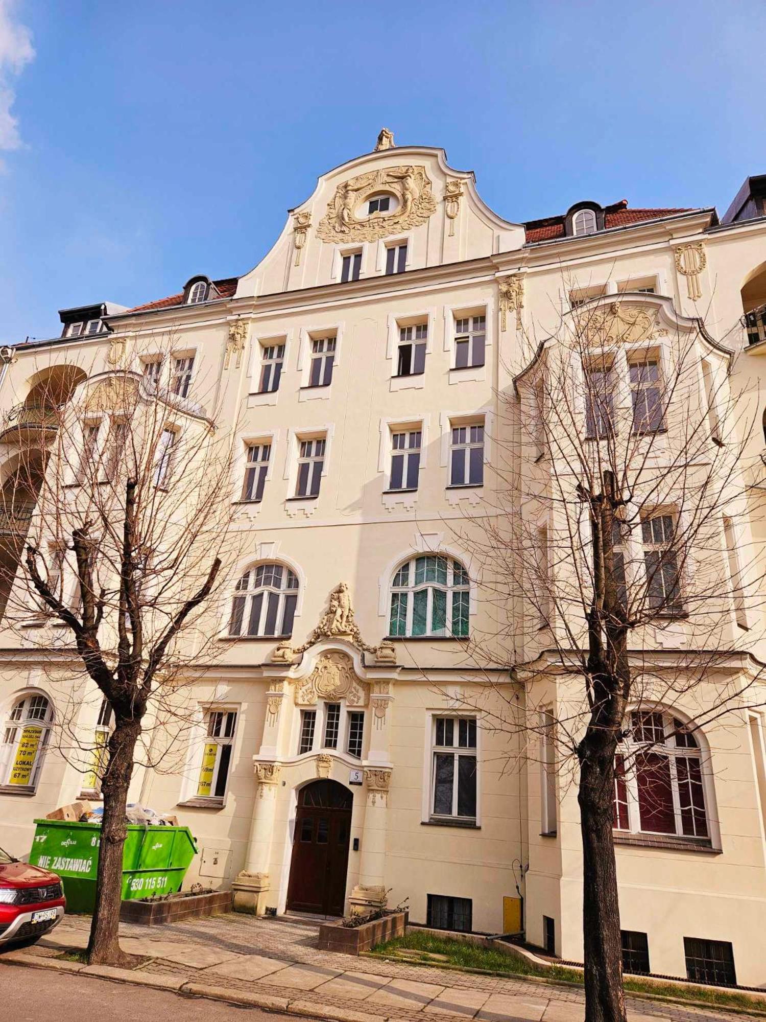 Justinrent 3 Apartment Legnica Bagian luar foto