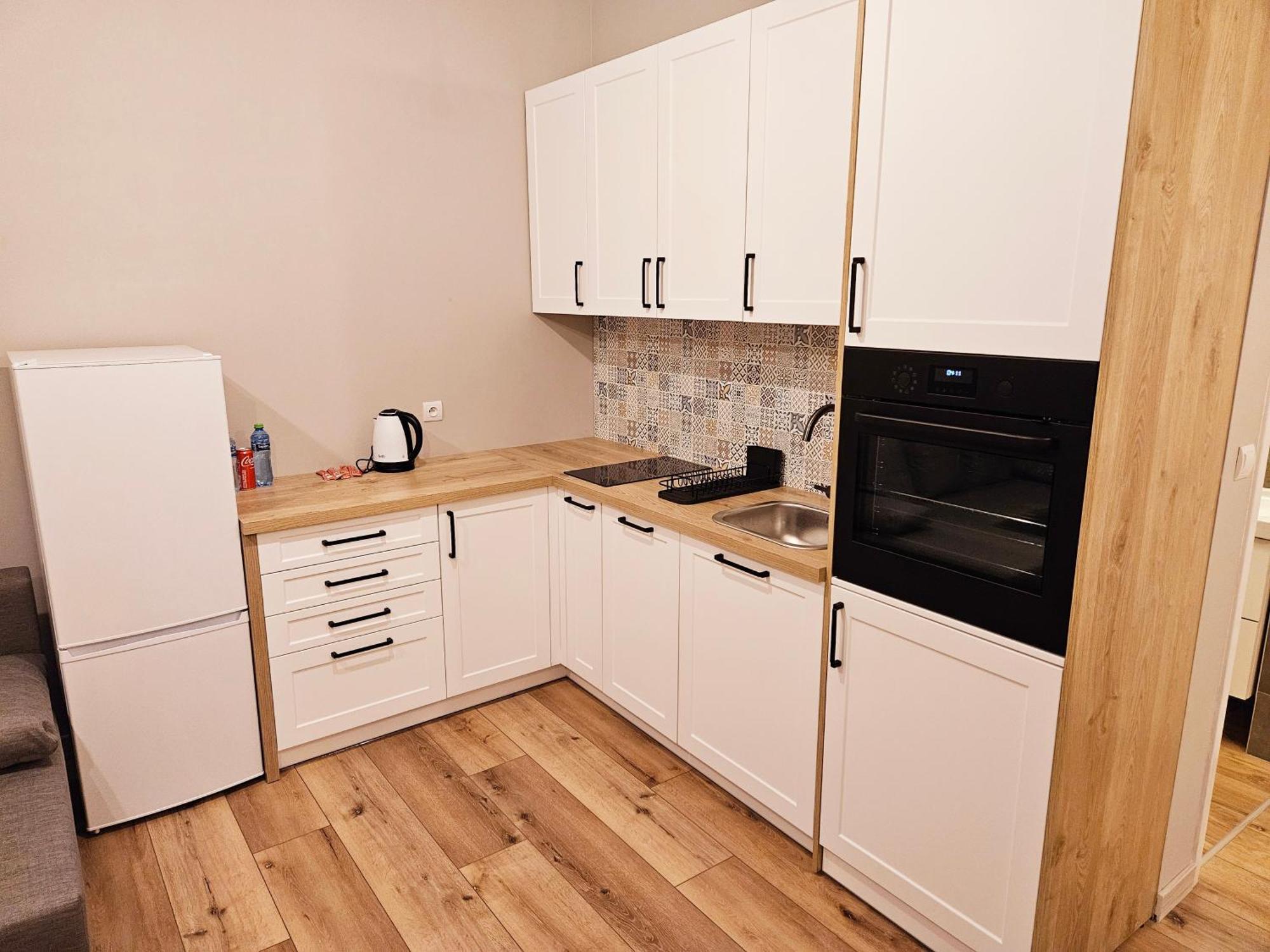 Justinrent 3 Apartment Legnica Bagian luar foto