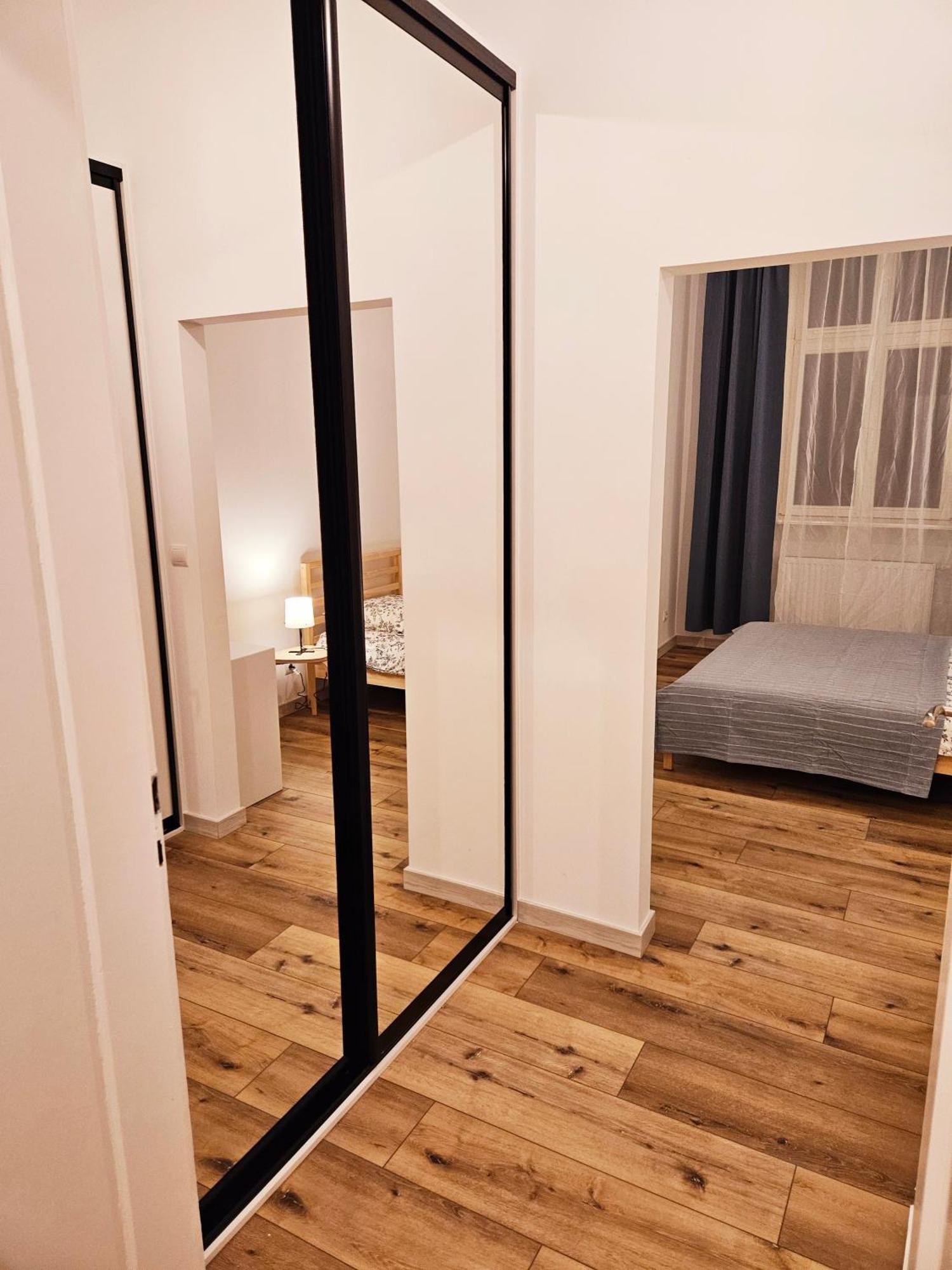 Justinrent 3 Apartment Legnica Bagian luar foto